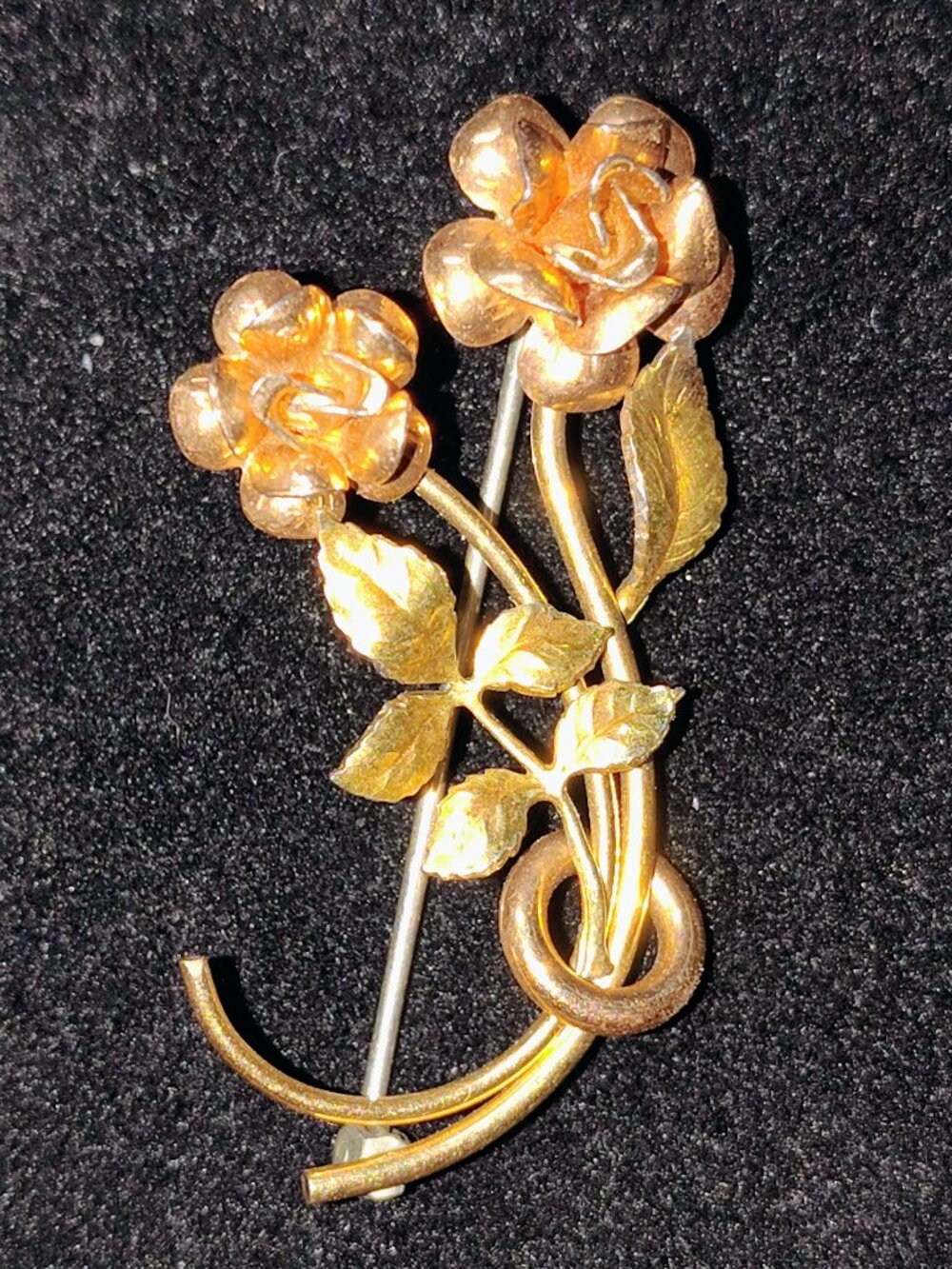 Vintage Krementz Double Rose Brooch – 1940s–50s Gold Overlay